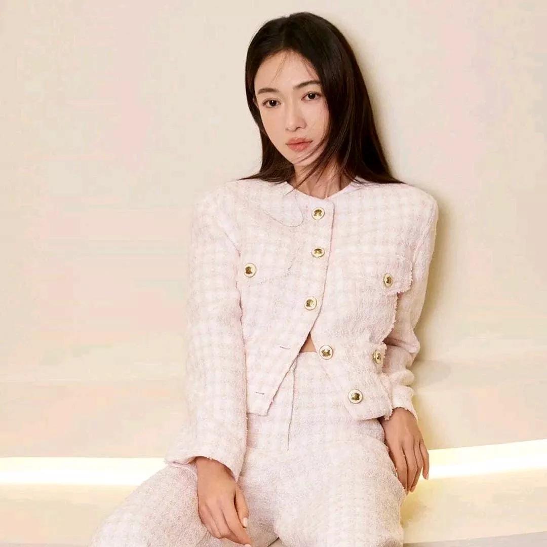 温柔粉白套装，优雅气质满分！🌸✨粉色调穿搭 粉白色系穿搭 粉白两件套 粉灰套装