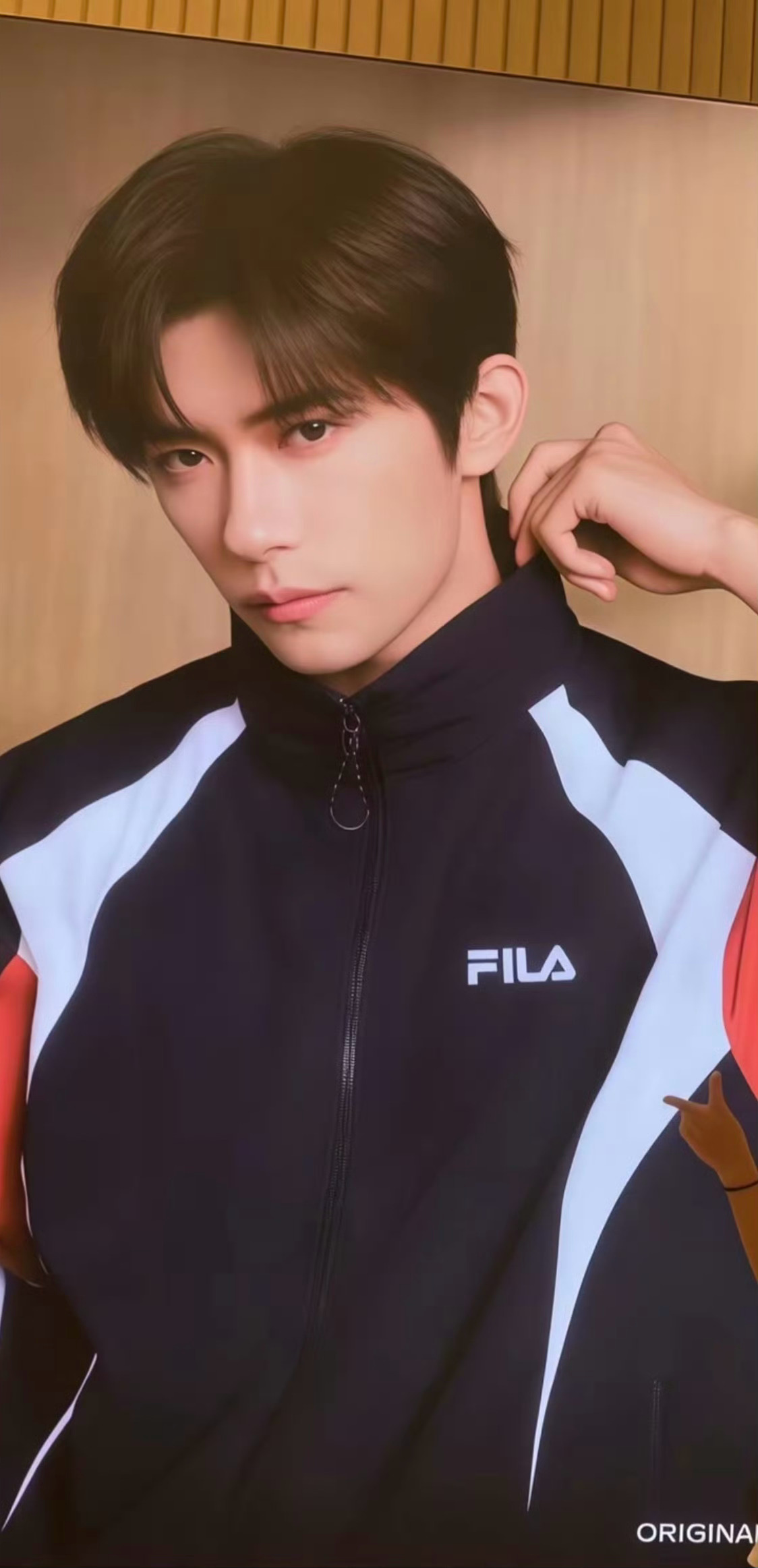 易烊千玺 宝宝你怎么从这个小宝子脸变形这样棱角分明的老公样的