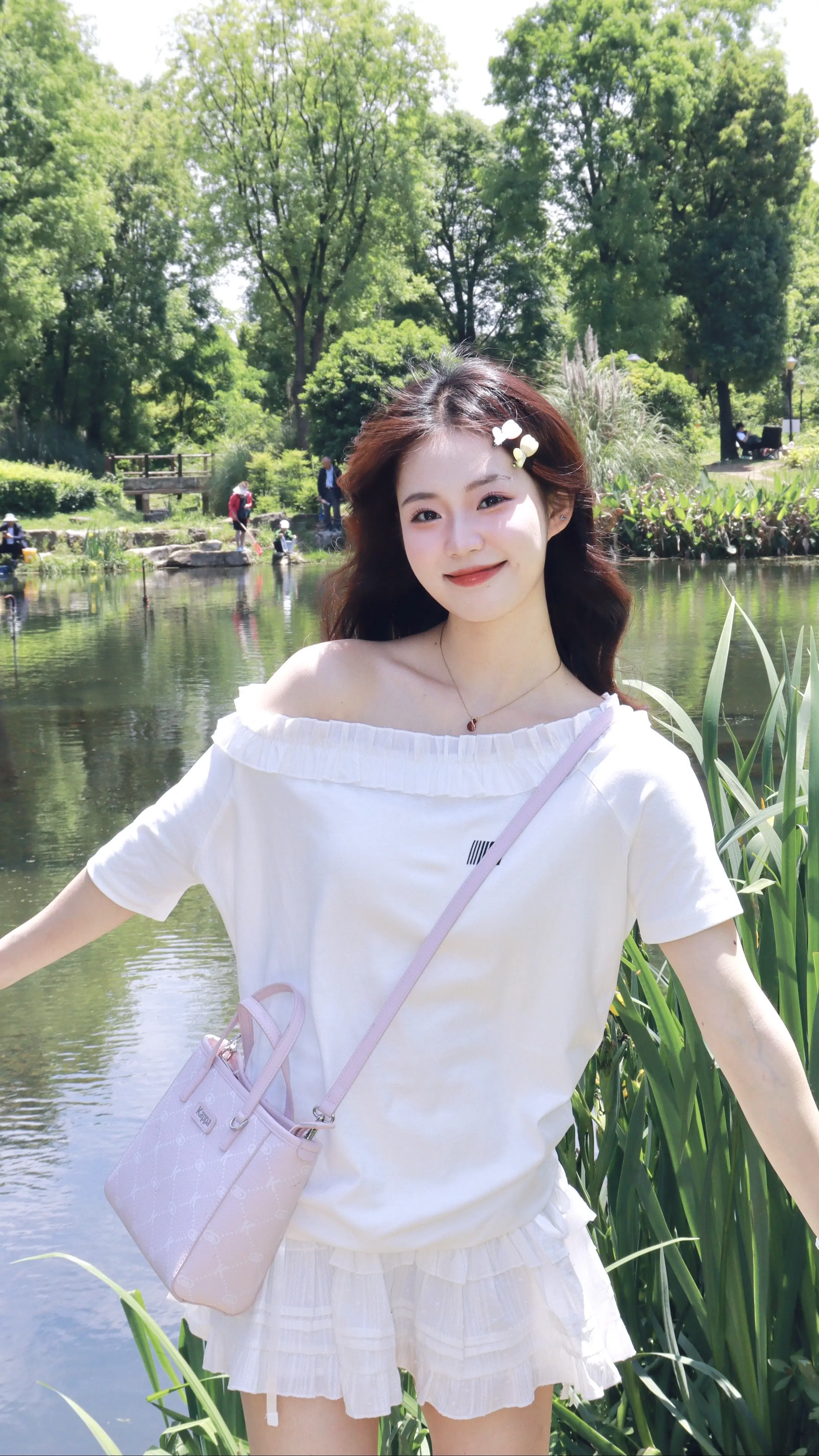大树会拥抱每一个抬头的人。
