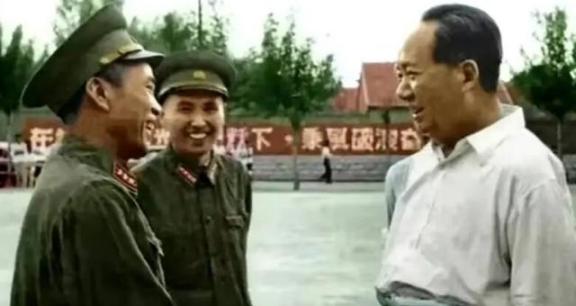 1958年8月，毛主席到山东视察工作，在繁忙的公务安排中，一个多年未见的名字被提