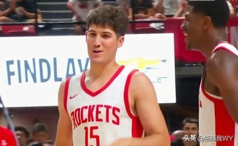 谢泼德有组织能力，传球视野好，更有超强的得分能力，他是打法偏向于得分后卫的组织后