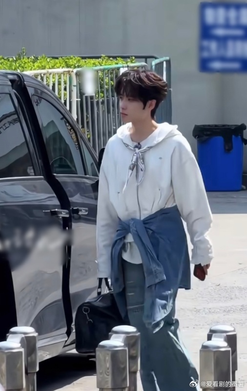 井胧咖啡机放一年长毛了咖啡机长毛就算了，还是青青草原也太好笑，本来想秀拉花结果被