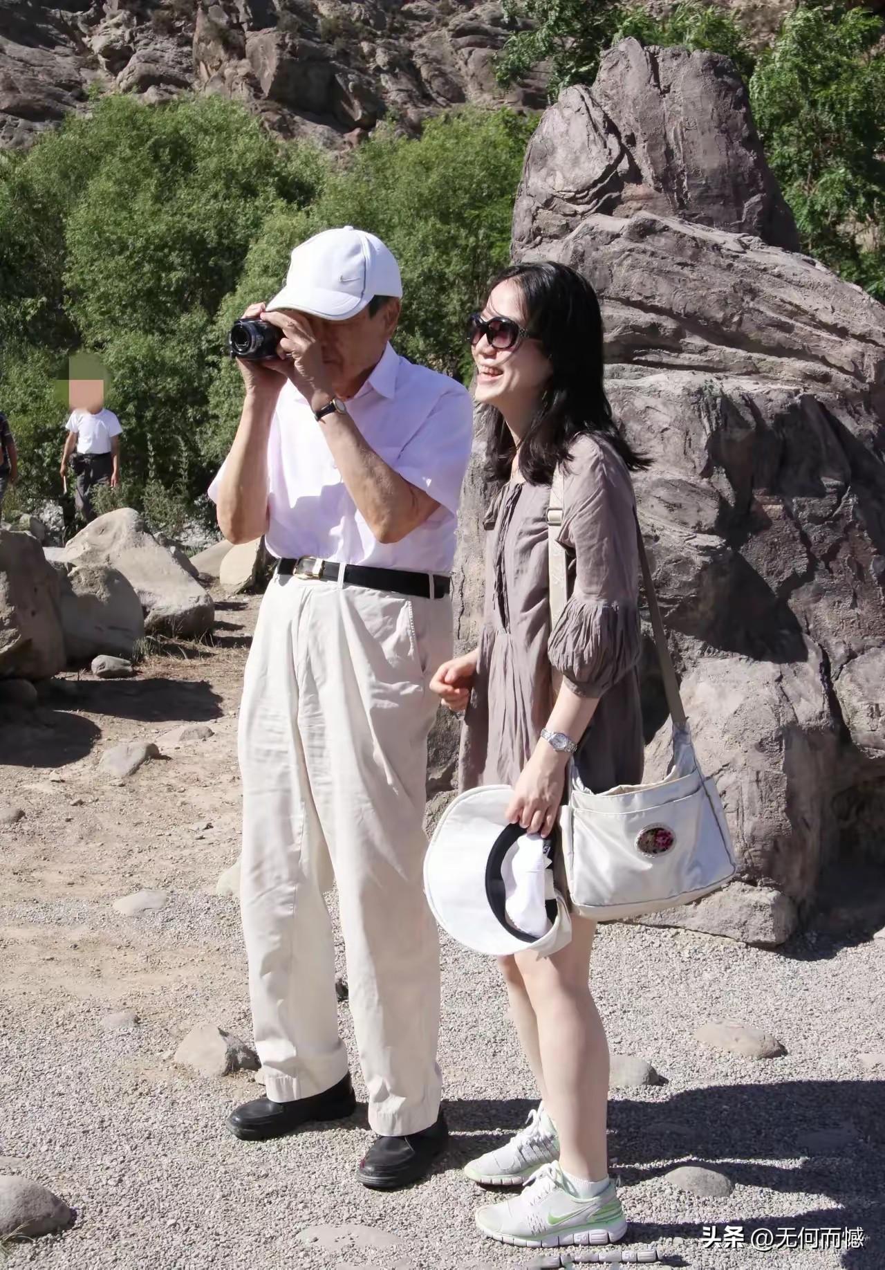 杨振宁先生，之所以如此长寿，这与他热爱生活的态度也是非常有关系的，如此高龄的他，