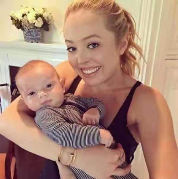 她消失了8年，你以为她还是那个“小透明”？
直到那天，红毯尽头，她挽着新郎出现，