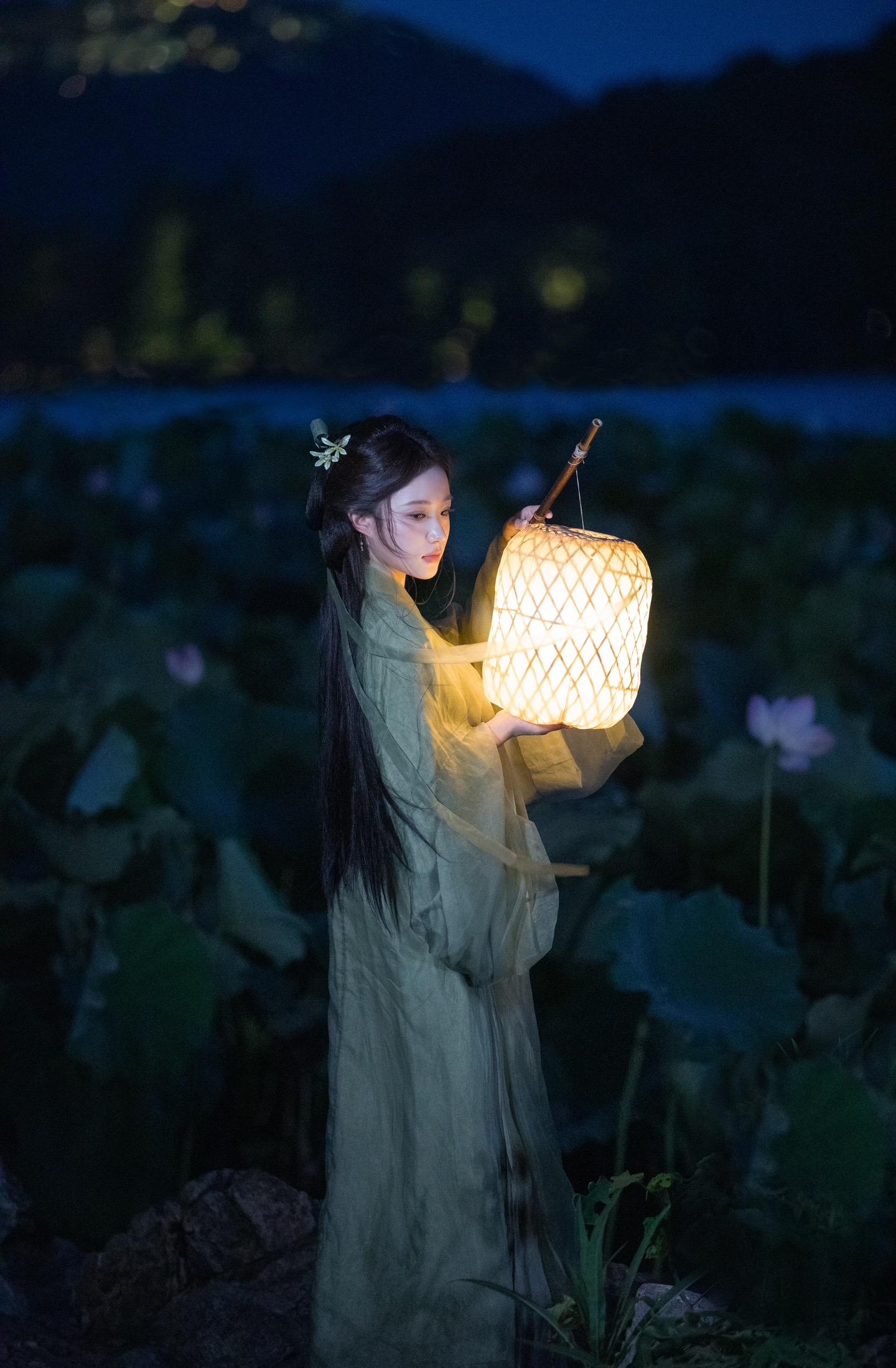 是梦醒时揉碎的眼眸。