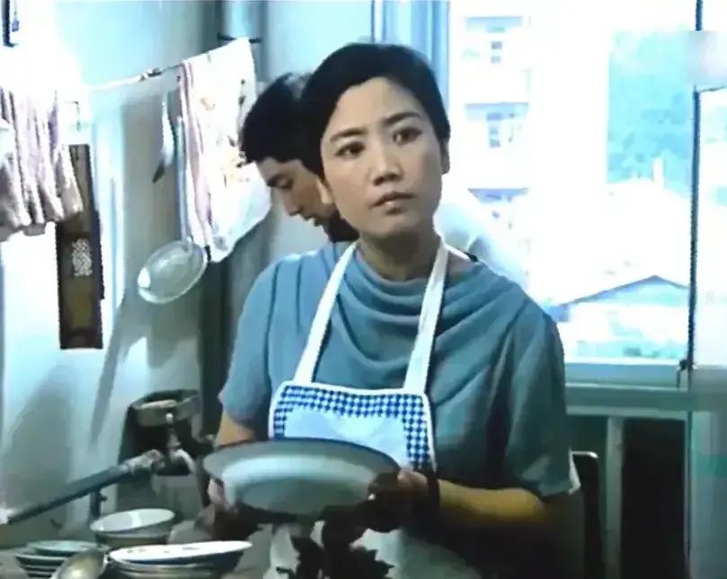 李秀明演过的几个配角，片名不用我说了吧
其实大明星演个小配角的例子多得是，可有人