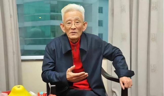 他以开具“毒药方”而闻名遐迩。人称“送终药”的他，竟然用这看似致命的药方，拯救了