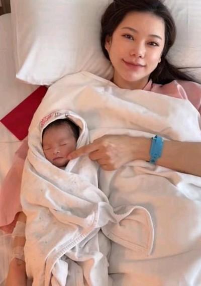 生了生了，还是一个带把的。马筱梅给汪小菲生了一个儿子。母子平安，马筱梅真争气，她