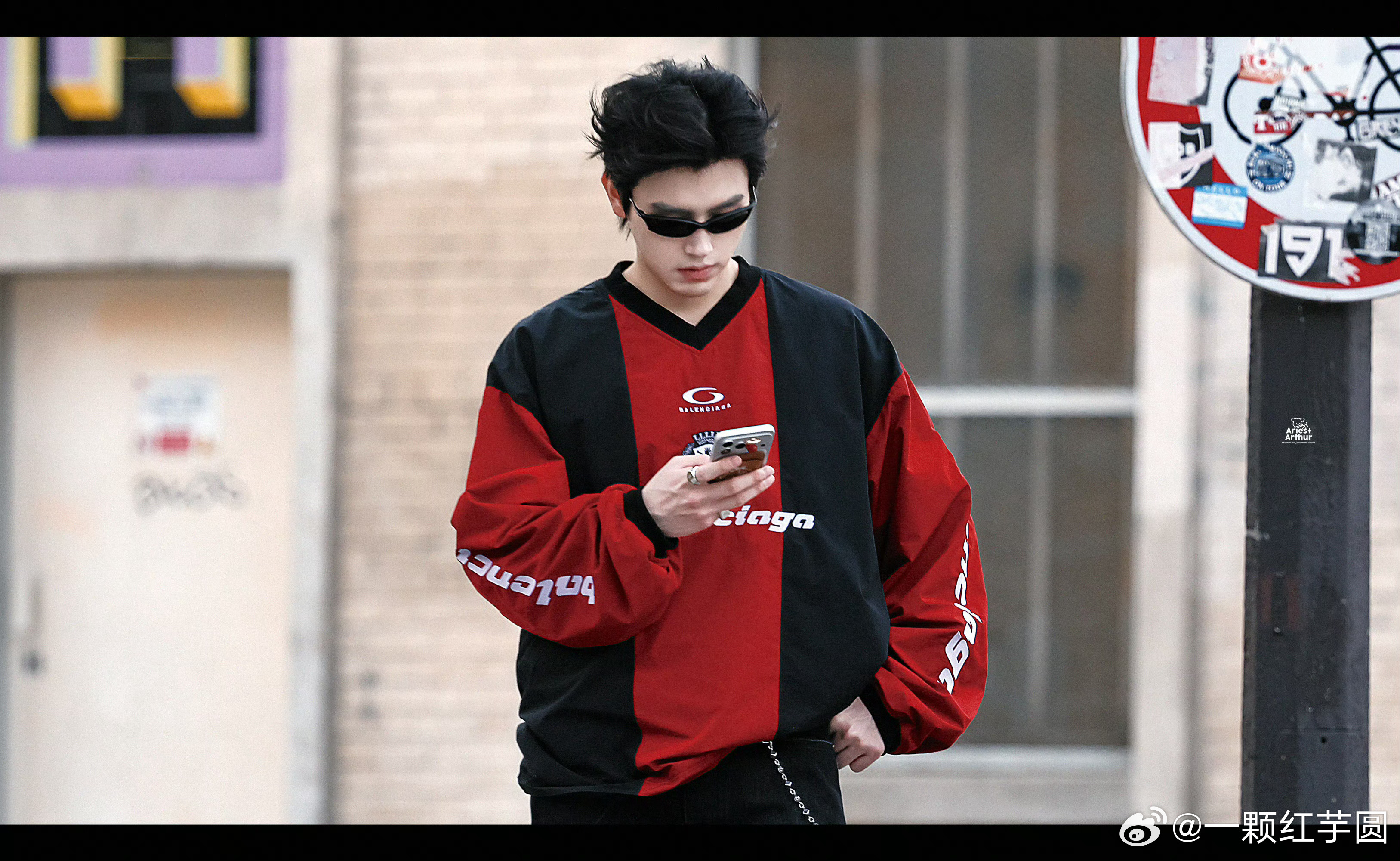 陈飞宇 现在状态夯得很！巴黎时装周的阿瑟都帅成啥了！！！陈飞宇 吃的也不多还是得