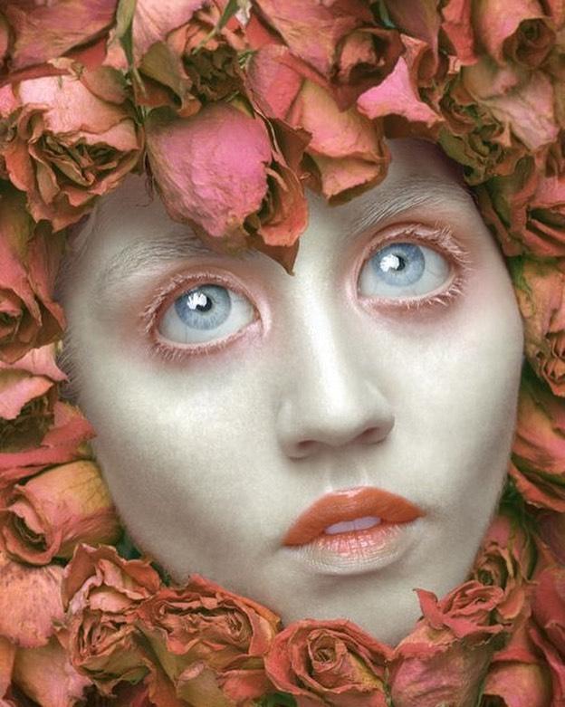 曾经参加过《全美超模大赛》第十二季及第十七季，并两次获得亚军的人气选手“A妹”A