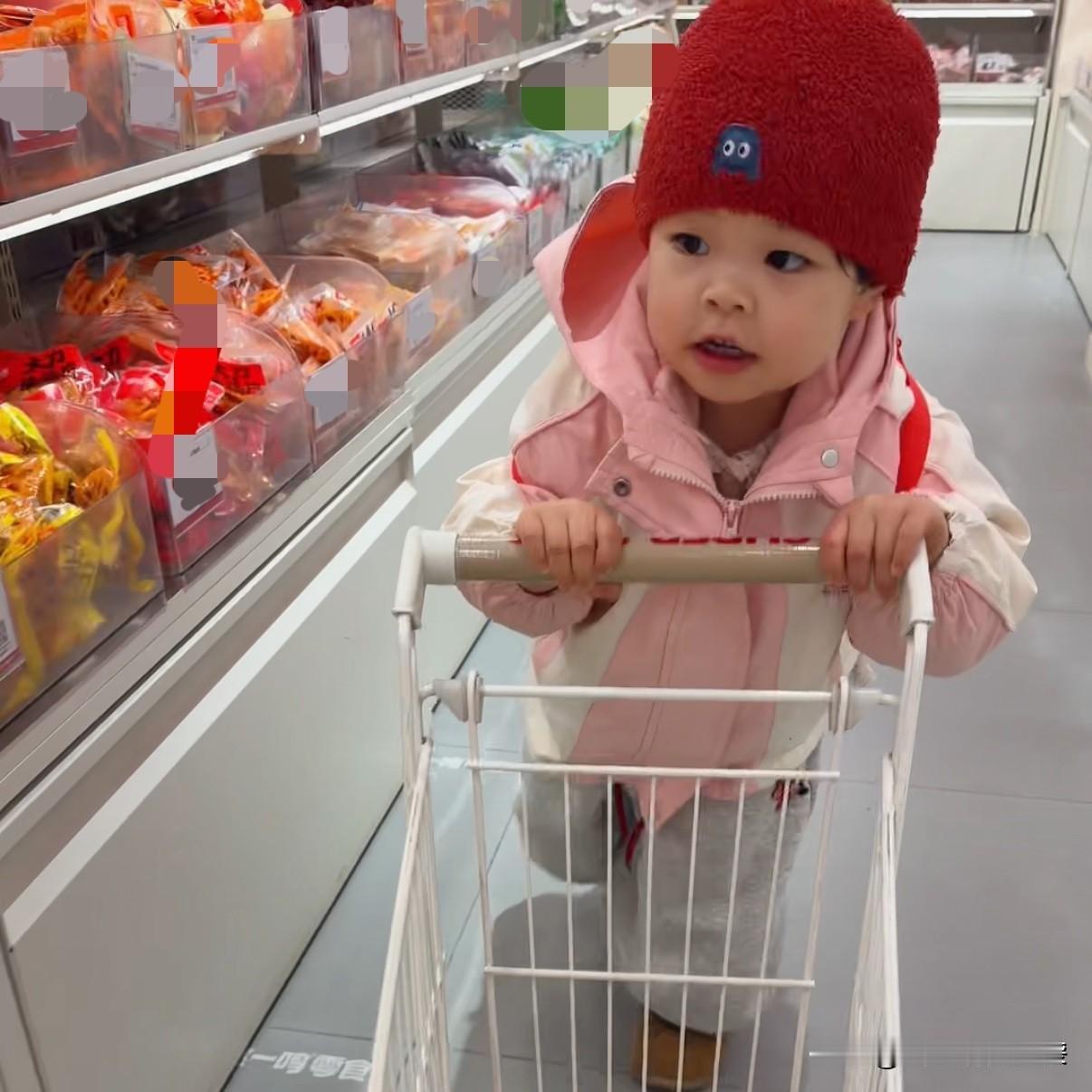 家里的女儿又生病了，快三岁的小丫头本该是无忧无虑蹦蹦跳跳的年纪，却总被小病小痛缠