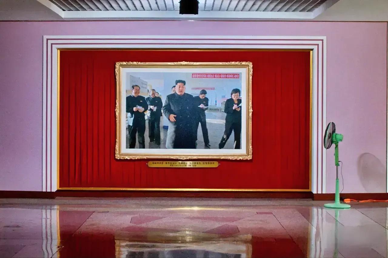 这张唐图片颇有些违和感