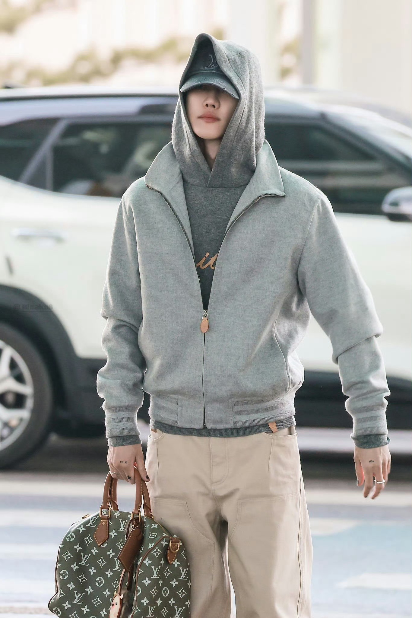 注意看 这个潮男即将闪耀巴黎徐明浩出发巴黎时装周