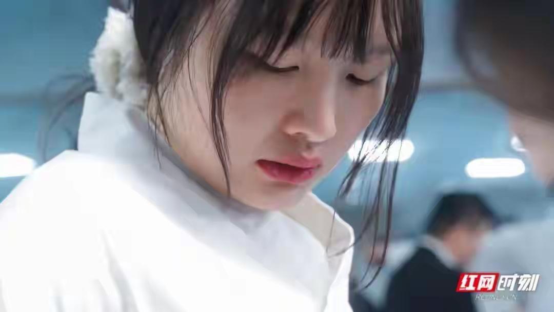 汶川获救女孩与救命军人长沙结缘，从废墟援手到余生相守
 
2008年5月12日，