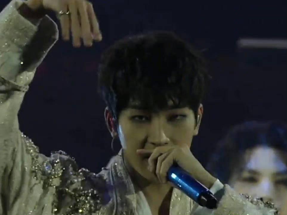 #全圆佑演唱会卷发#全圆佑啊啊啊你真的 ​​​