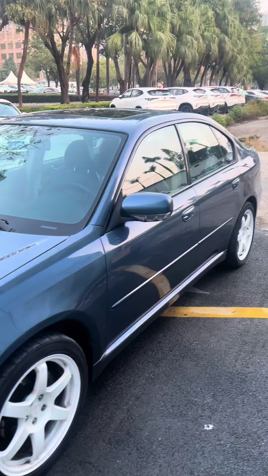 车子，简简单单就很好看