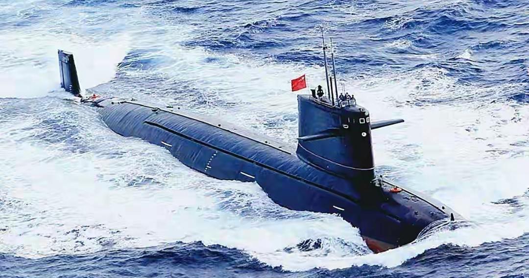 我国水下舰队实力日益强大，真让人欣慰！长期以来，核潜艇部队一直是我国海军短板，无
