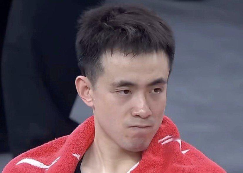 赵继伟 呵呵34分惨败后，赵继伟一句“呵呵”道尽无奈。辽宁王朝崩塌，核心心寒，这