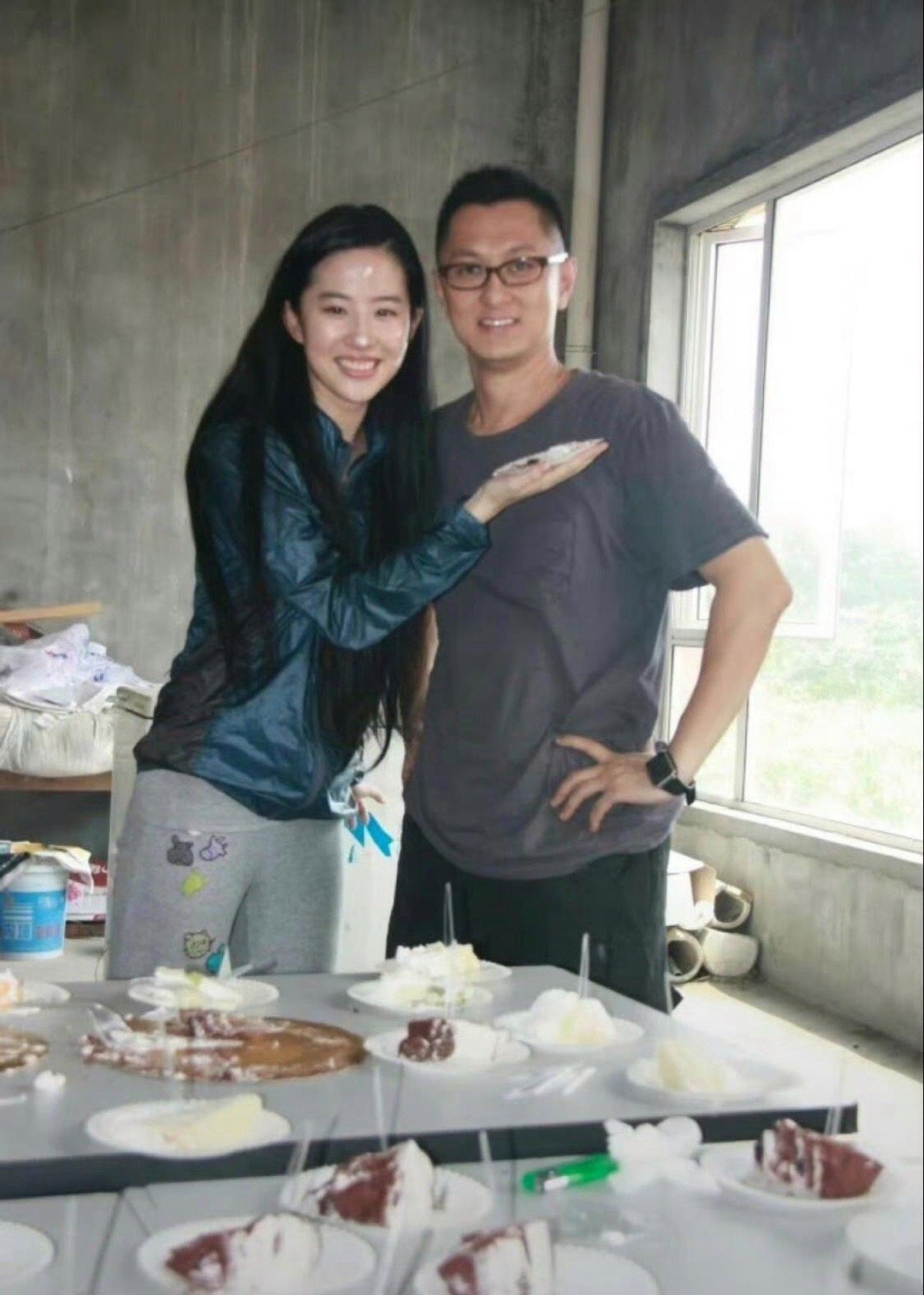 刘亦菲真的没有尴尬期，从小美到大…… 