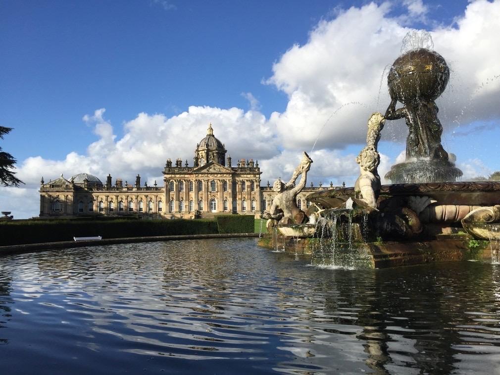 遇到了金陵中学河西分校的一位学生家长，孩子成绩蛮好的，高二的，小女孩，主要是想辅