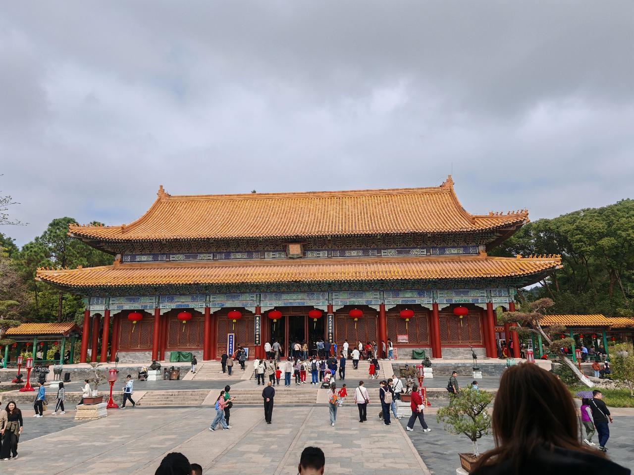 弘一法师说: 
你干嘛要生气！ 
多傻呀！身体是自己的，心情是自己
的，所有的病