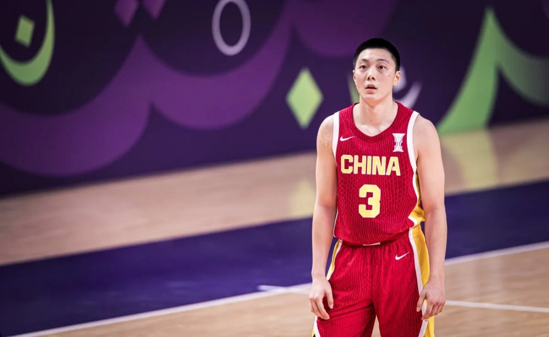 2025.08.07，沙特吉达的赛场燃动激情！中国男篮VS印度男篮，这场较量堪称