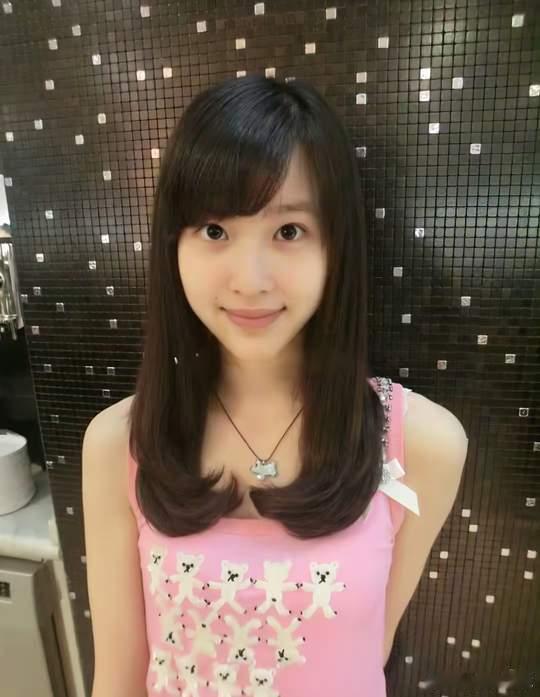 你在的背景！标致的大美人，章泽天 