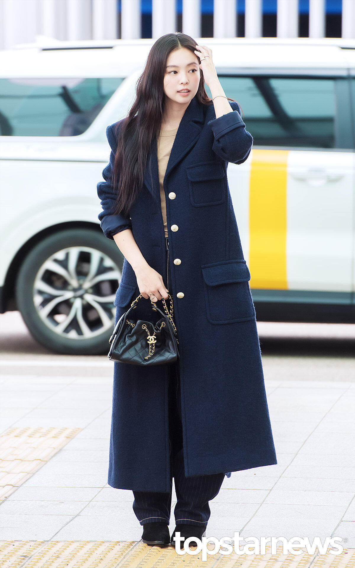 今天出发巴黎时装周艺人媒体新闻图JENNIE 金泰亨 金钟仁 Narin ​​​