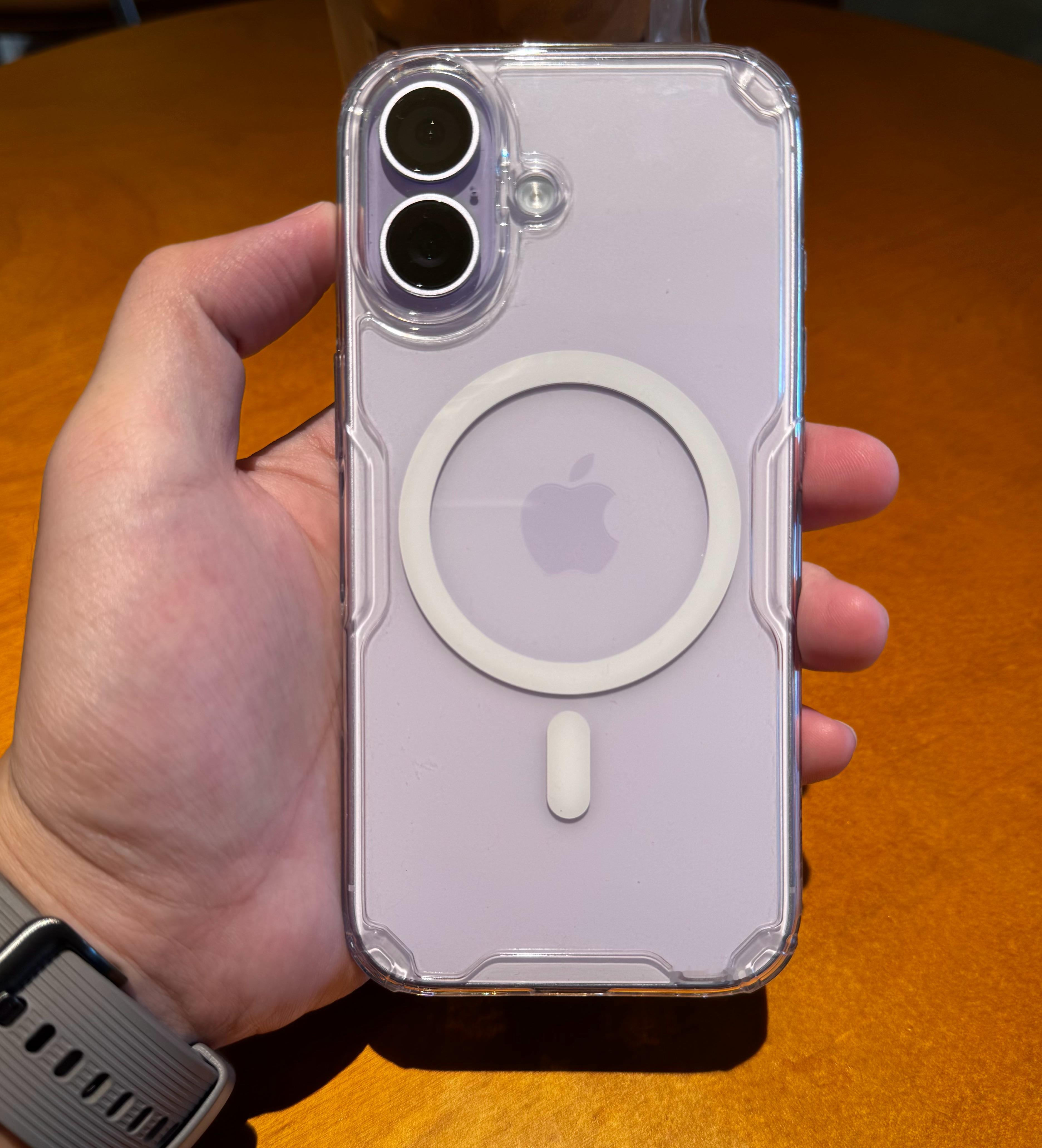 之前发了iPhone17透明壳的微博后还挺多朋友问我用的是哪家的透明壳的，统一回