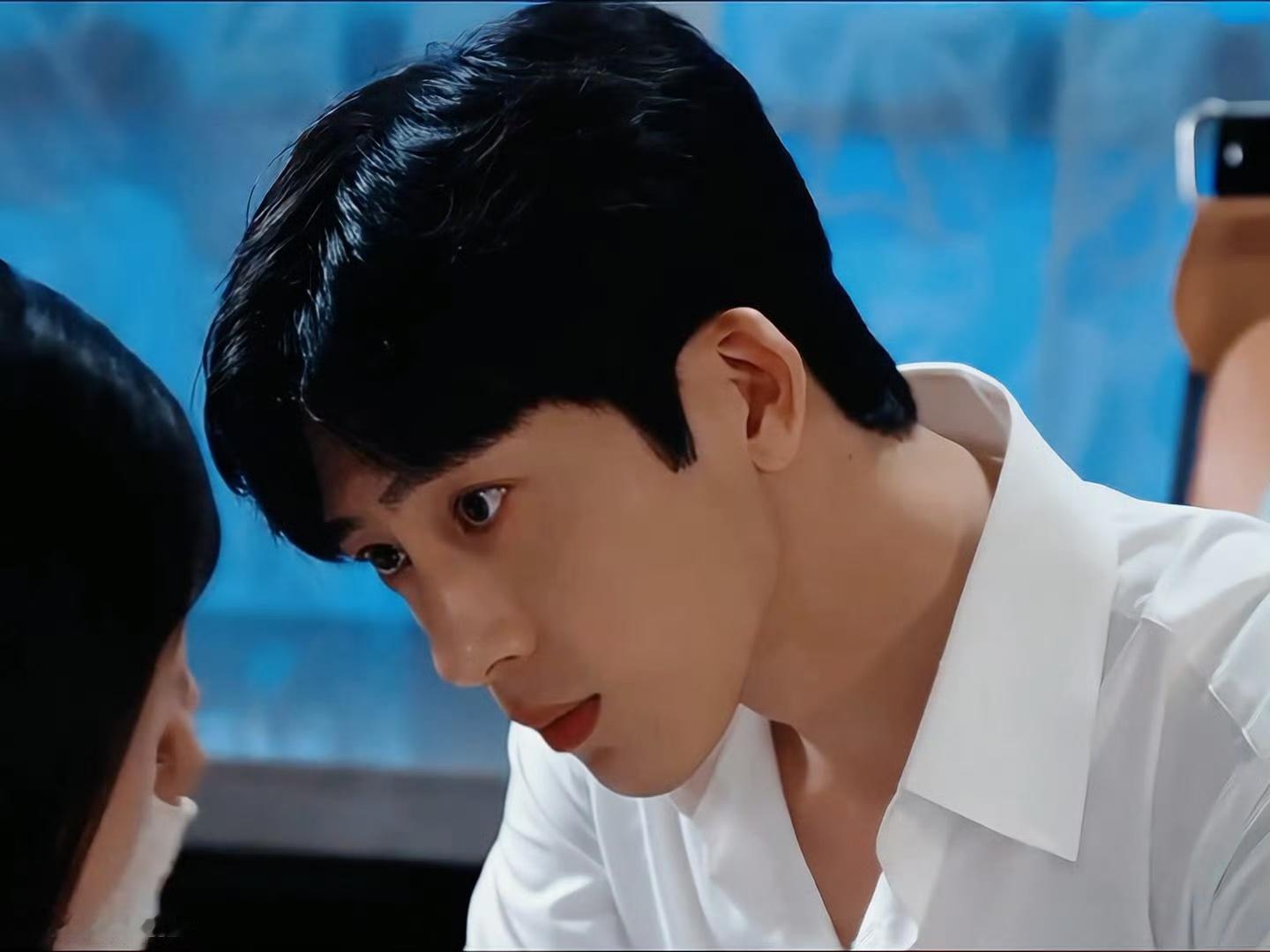 井柏然好会演救命谁懂啊!《钢铁森林》这段江寒声揭开伤疤的戏看得我攥紧了拳头😭井