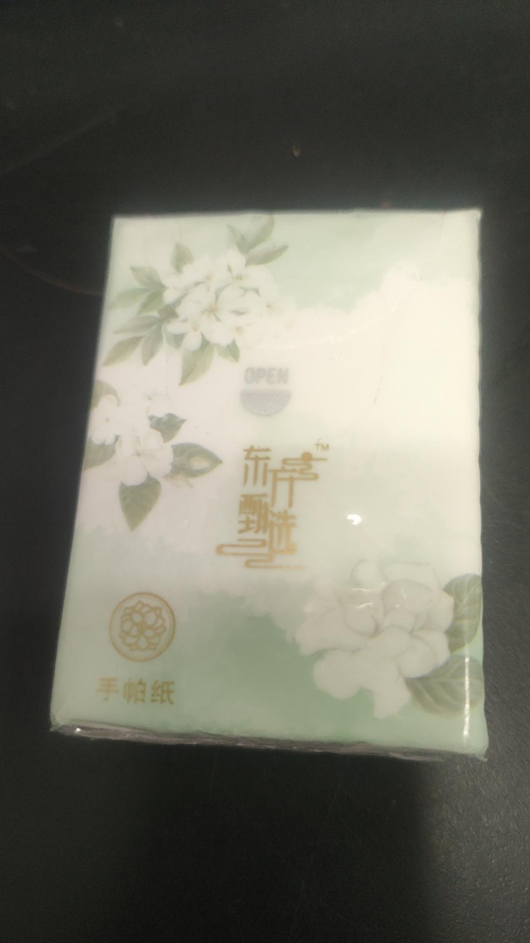 这包几毛钱的手帕纸就可以证明以前多爱东方甄选，买什么东西都想着
感觉他们卖的纸贵