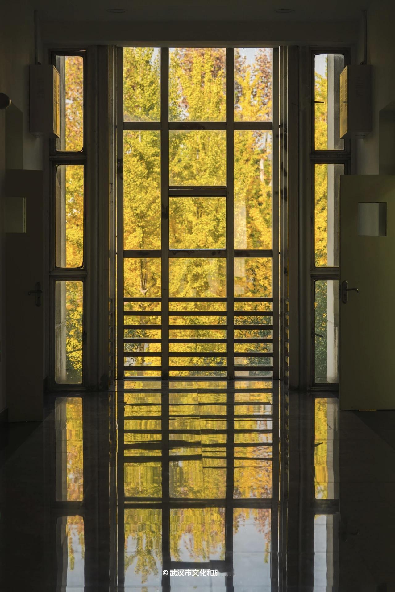 【慢慢活，好好过，将生活的锋芒，熬成温柔的汤】
        “慢慢活，好好过