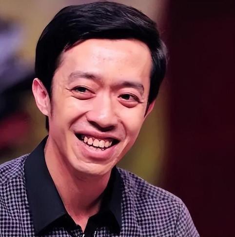 有一次，主持人问李菁：你离开德云社最直接的原因是什么？李菁说了2点，却让郭德纲的