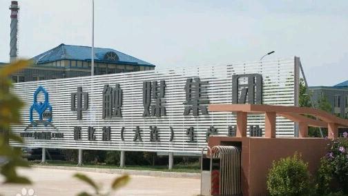 24岁独女刚丧母，转眼要接手近5亿市值的股份，这笔天降横财，其实是烫手山芋。
