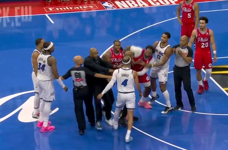 76人和魔术干起来了，萨格斯，德拉蒙德，卡特，贾巴里沃克 