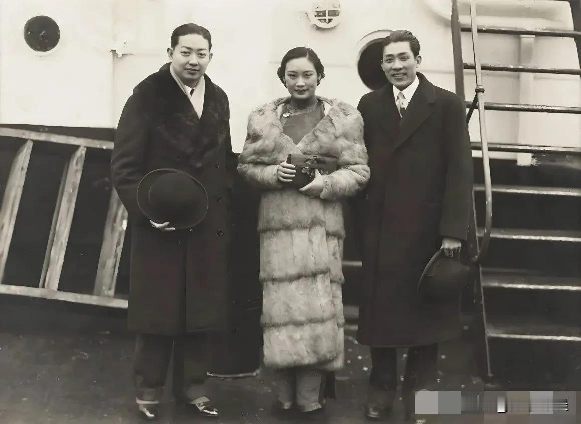 1935年初
梅兰芳和蝴蝶
两位一演一唱
偶遇在“北方号”轮船
成为亦师亦友
漂