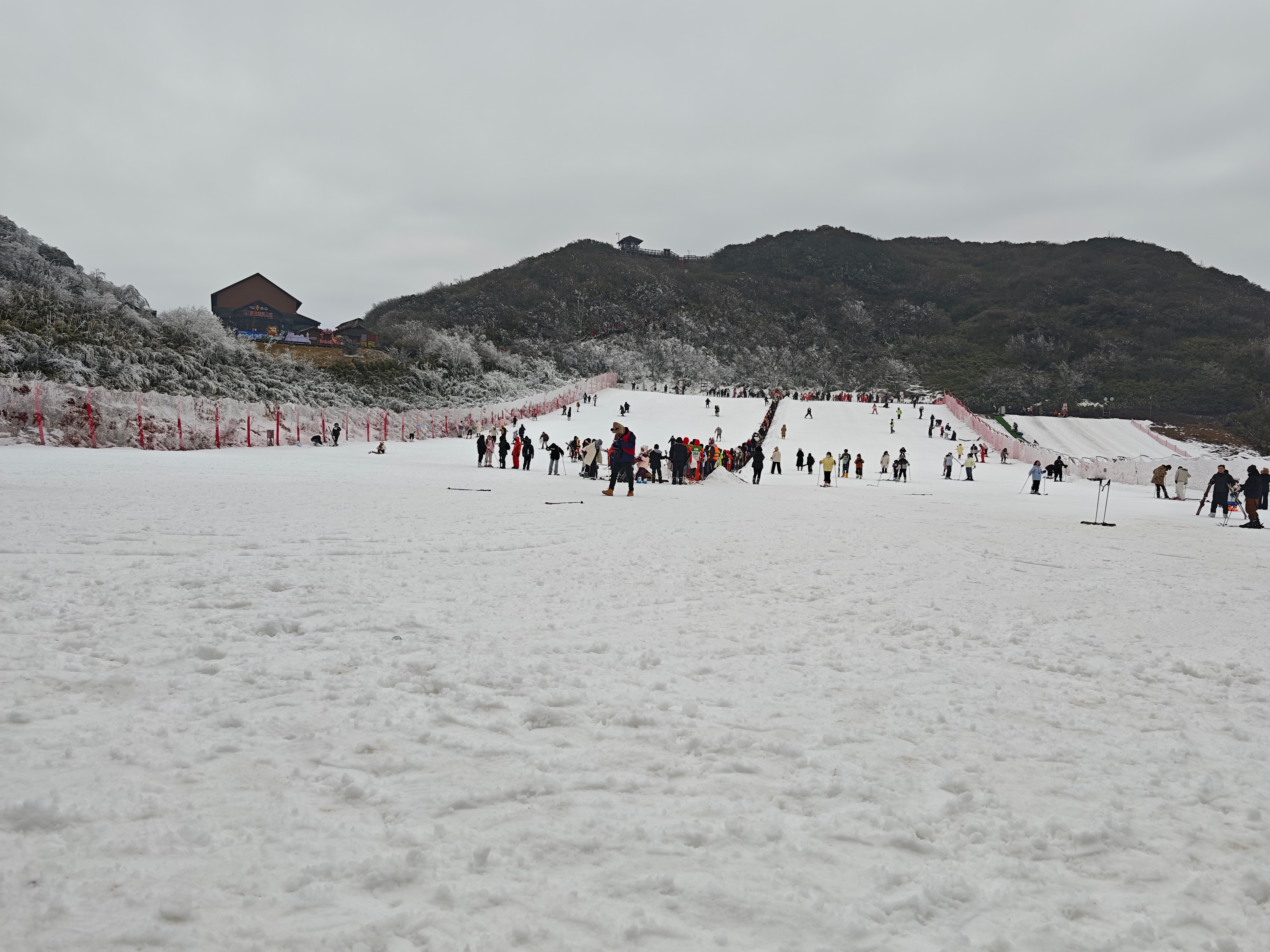 李老师太牛逼了，让我把测试设备搬进了滑雪场