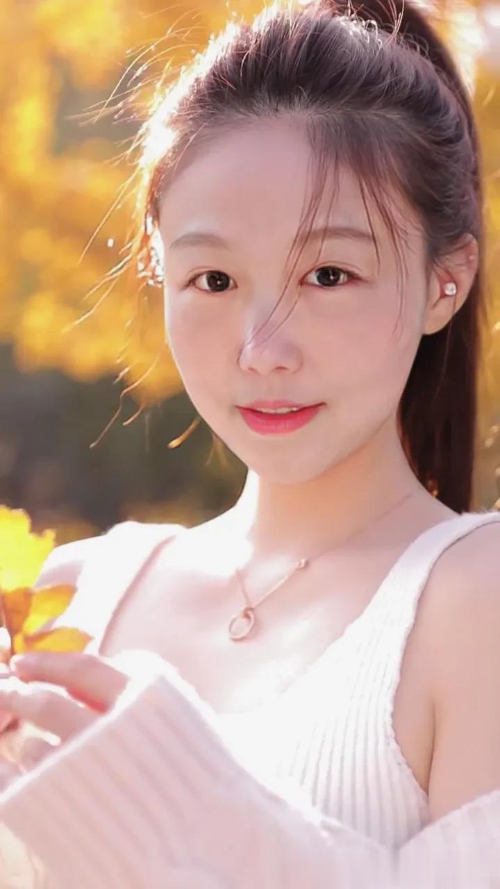 友友们下午好[比心][比心]
生活再不如人意，都要学会自我温暖和慰藉，给自己多一