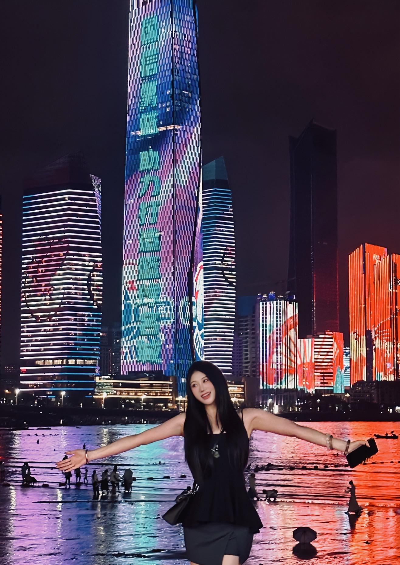 家人们，咱们明天总决赛球场上见