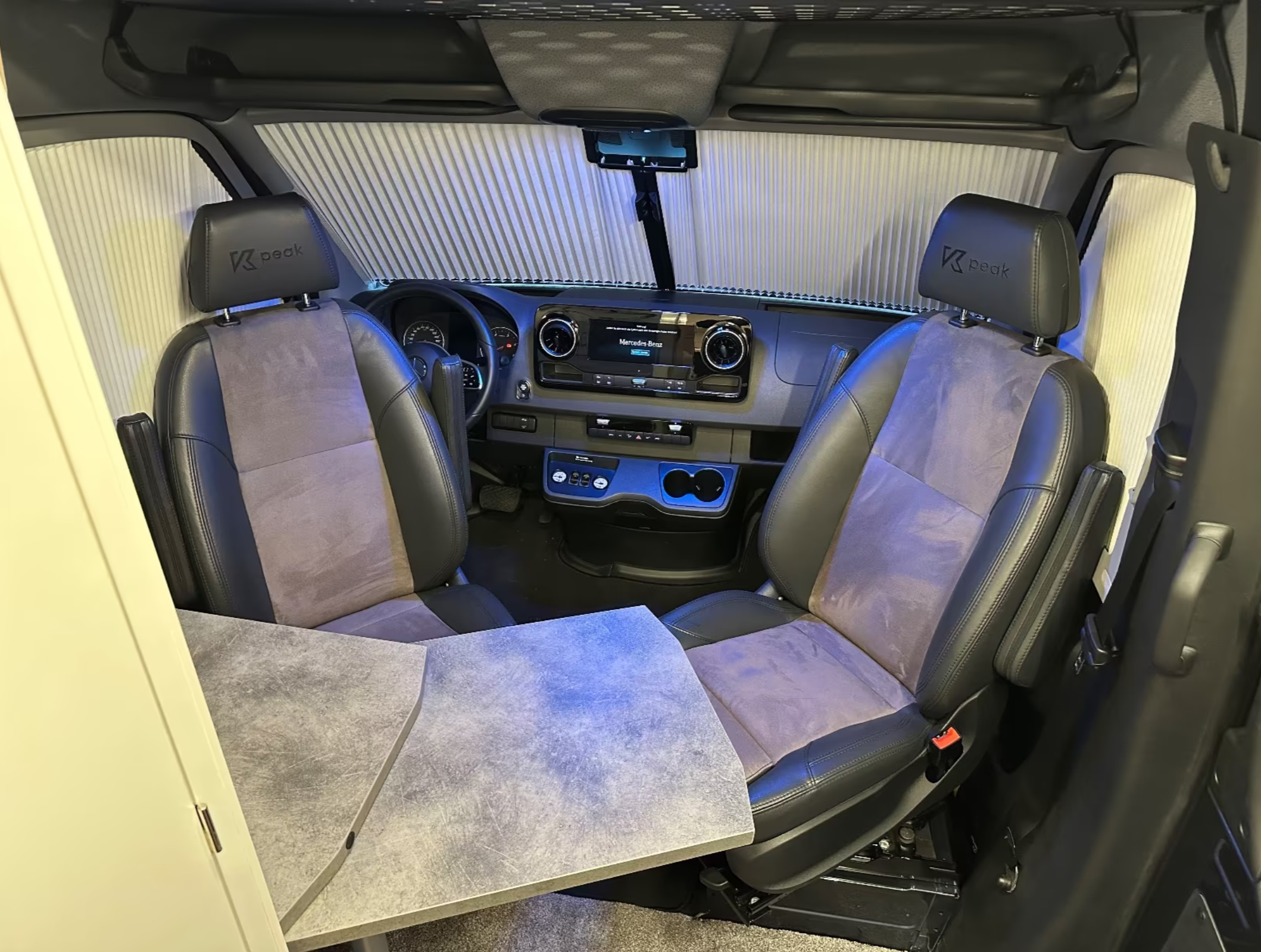 好车分享 Frankia Yucon，6米车只有双座双床才能保证好睡眠品质。 