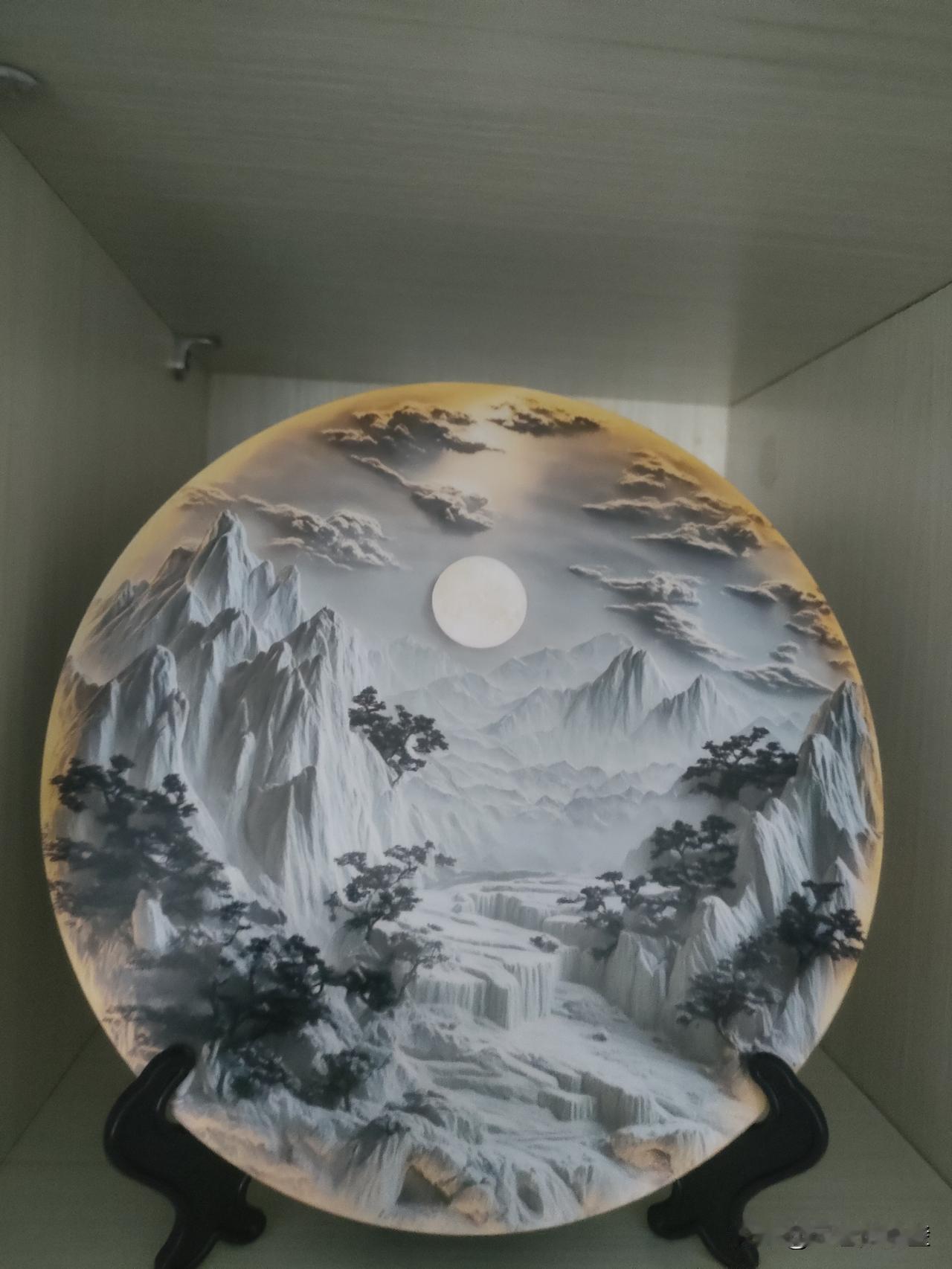 有什么电视剧，是你可以刷很多遍的
 
说真的，能让我刷N遍还不腻的电视剧，必须是