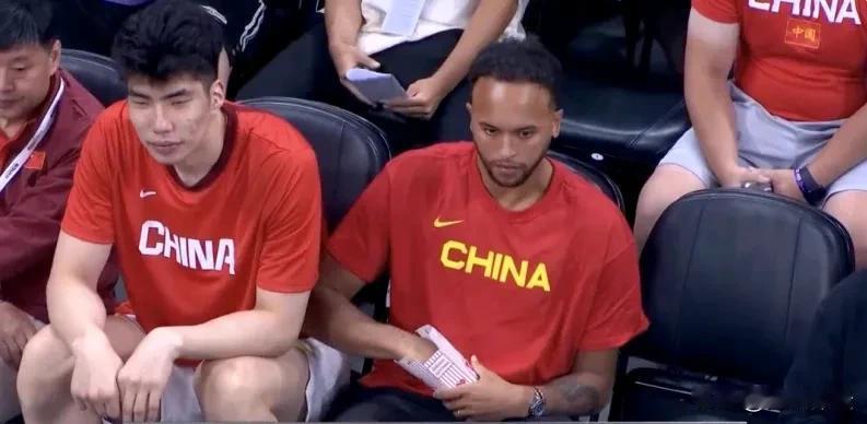 我还会回来的！李凯尔现场观战中国男篮热身赛，希望再次为国出战#中国男篮# 

中