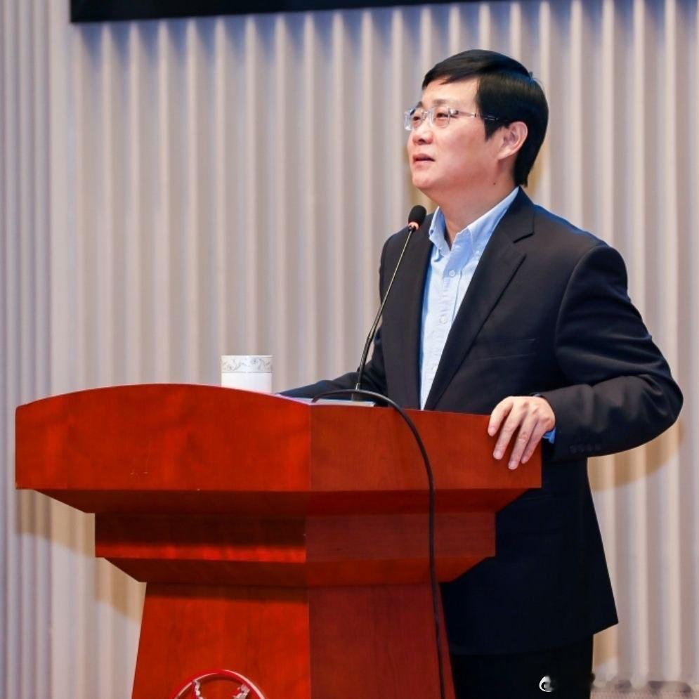 贾耗管清友演我在职场请教同事 看到贾耗和管清友演的这段，简直笑到不行！新人老板空