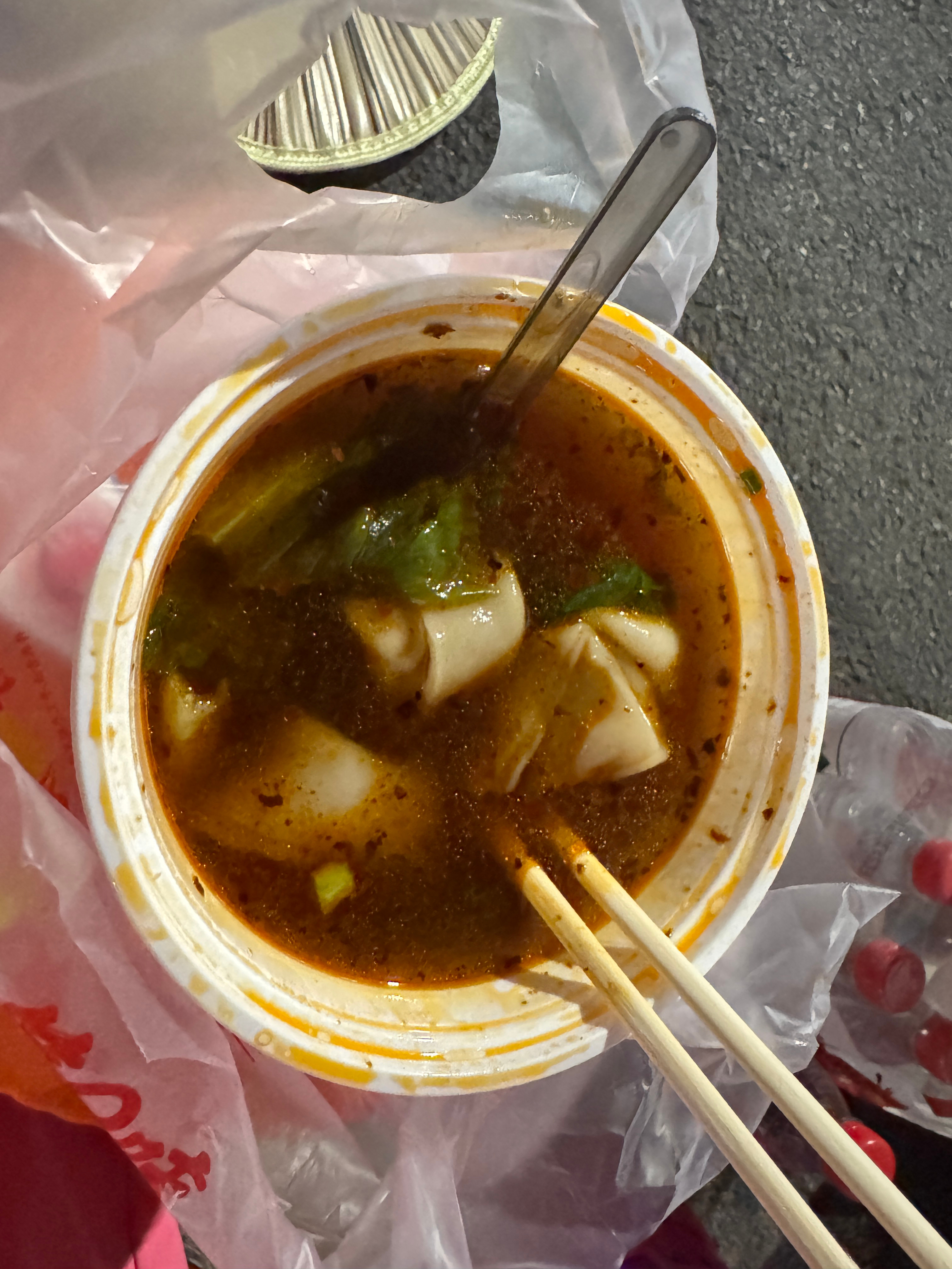 追星让我过上了蹲在马路边吃的好日子
