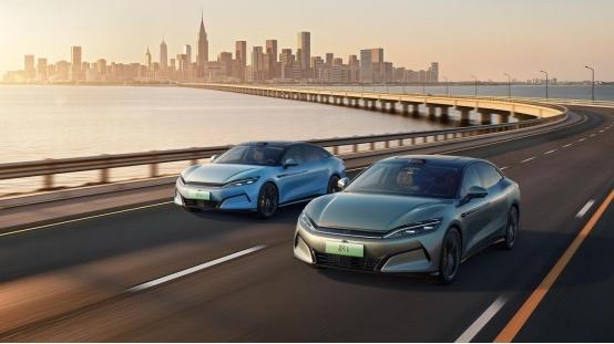 比亚迪最新推出的汉L唐L，绿色智慧，国潮风潮，颜值瞩目，高级感十足。听取意见改善