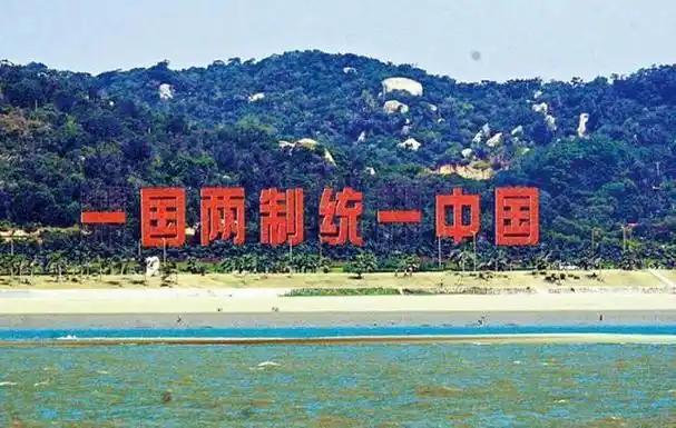 民意不可忽视。中国再不出手统一台湾，汹涌的民意恐怕就压不住了，国防部发言人说的，