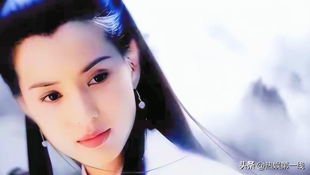 【48岁惨遭封杀无戏可拍？曾倒贴上亿“被白睡”十年，今58岁下场令人唏嘘！】
