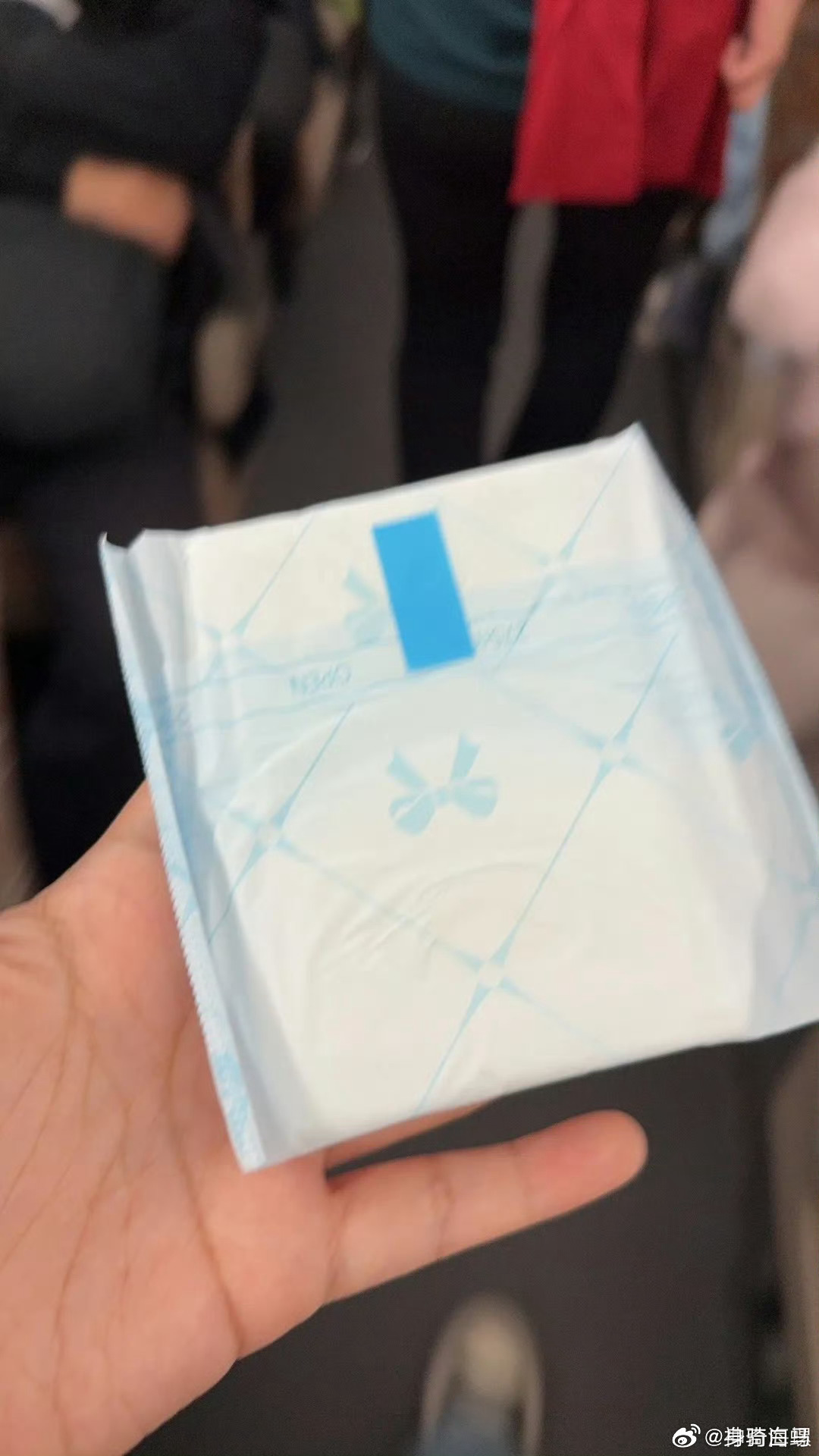 高铁售卖卫生巾妇女节 卫生巾半价