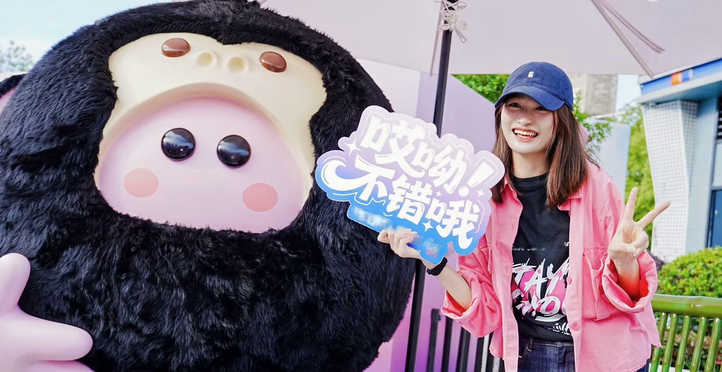 这届杰迷是懂怎么追星的周杰伦演唱会正确的出片方式仪式感拉满的追星之旅！从抢到票的
