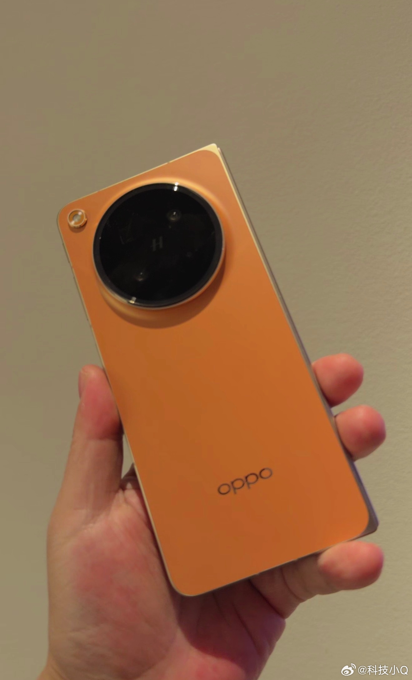 OPPO Find N6 摸了挺舒服（别人的） 